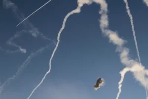 উত্তর গাজা থেকে হামাসের রকেট হামলা, আতঙ্কিত ইসরায়েল