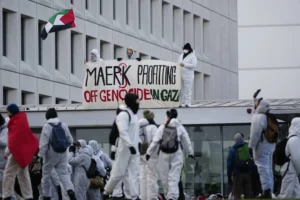 ডেনমার্কে ইসরায়েলে সামরিক সরঞ্জাম সরবরাহ বন্ধের দাবিতে বিক্ষোভ, গ্রেপ্তার ২০