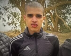 ১০ বছর পর কারামুক্ত ফিলিস্তিনি আহমদ মানাসরা