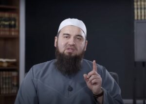 তুরস্কে উজবেক ইমাম আটক, ফেরত পাঠানোর শঙ্কায় পরিবার