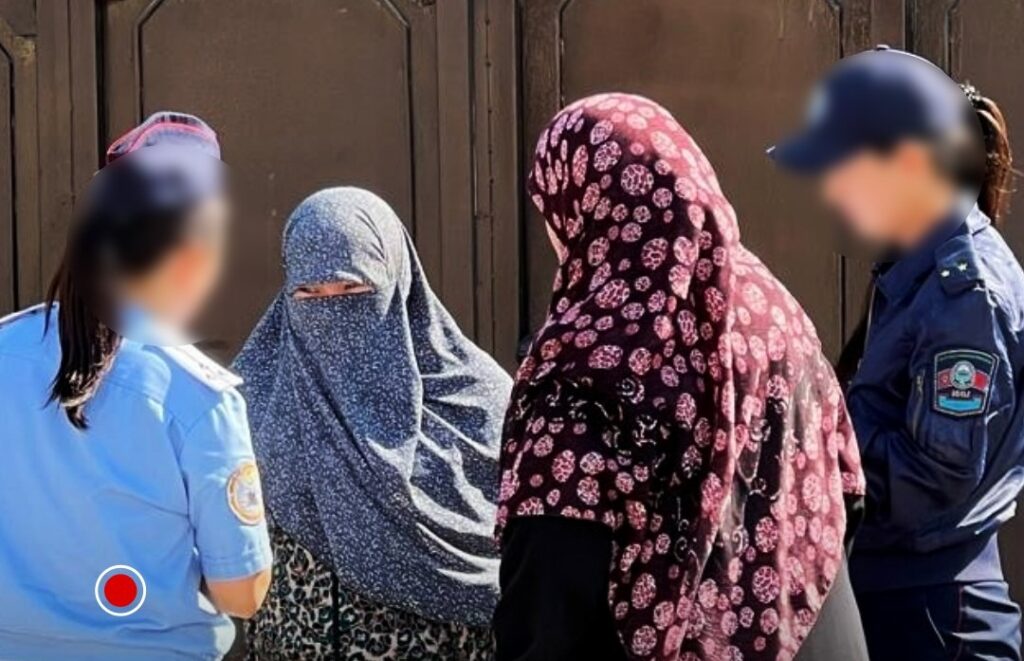 হিজাব, নিকাব পড়া নারী