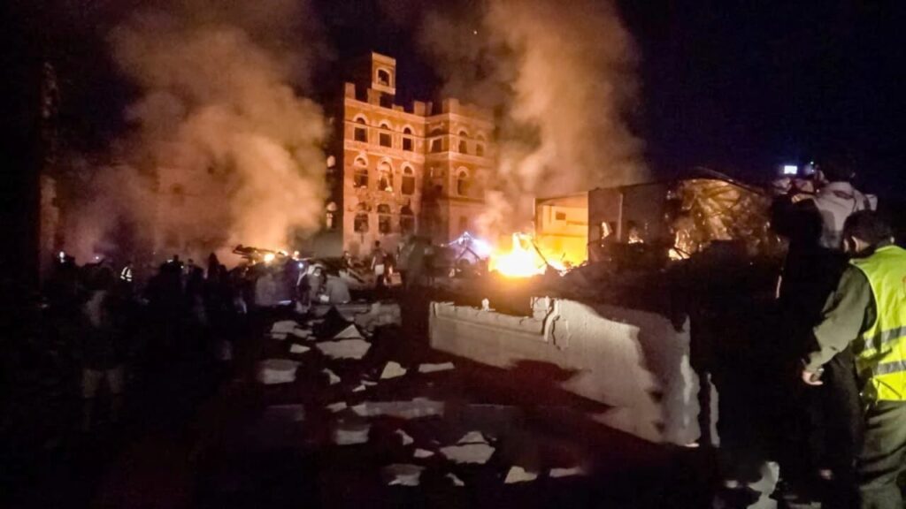 ইয়েমেনে মার্কিন বিমান হামলায় নিহত বেড়ে ৩০, অধিকাংশই নারী ও শিশু