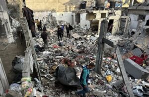 গাজায় ২৪ ঘণ্টায় ইসরায়েলি হামলায় শহিদ শতাধিক, খান ইউনুসে প্রাণ গেল অন্তত ১৮ জনের