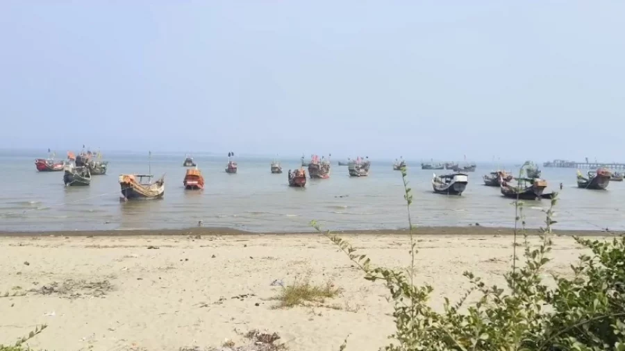 নাফ নদী থেকে ১২ বাঙালি জেলেকে অপহরণ আরাকান আর্মির