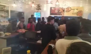রেস্টুরেন্টের মেনুতে গরুর মাংস রাখায় উগ্র হিন্দুত্ববাদীদের হামলা, বন্ধ করা হলো রেস্টুরেন্ট