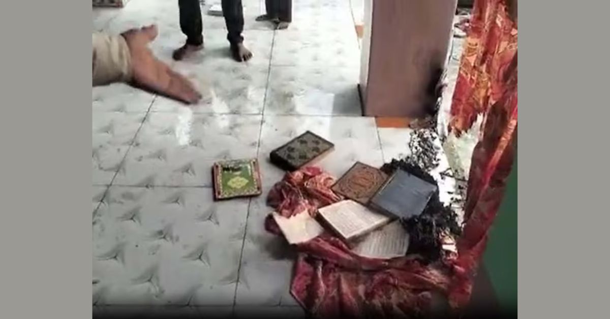 উগ্র হিন্দুত্ববাদী কর্তৃক মসজিদে আগুন, পুড়ানো হলো পবিত্র কোরআন শরিফ ও ধর্মীয় বই!