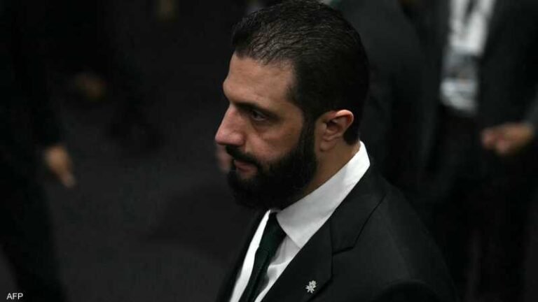 আইএসের দুই হত্যাচেষ্টায় রক্ষা পেলেন সিরিয়ার প্রেসিডেন্ট আহমদ আশ শারা।