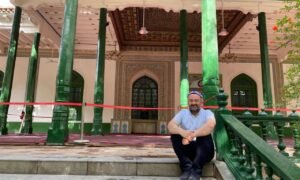 ‘যেখানে আজান নেই, হিজাব নেই’—ত্বহা কিলিঞ্চের চোখে পূর্ব তুর্কিস্তানের বাস্তবতা